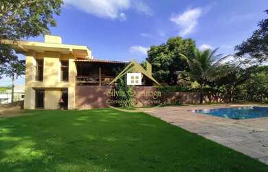 Imagem: A casa em condomínio possui 5 Dormitórios, 3 Banheiros, 4