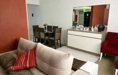 Imagem: A casa possui 3 Dormitórios, 2 Banheiros, 5 Vagas na garagem