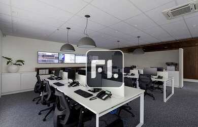 Imagem: O depósito possui 4 Vagas na garagem, 145m² de Área e está