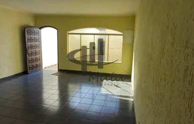 Imagem: A casa possui 3 Dormitórios, 1 Banheiro, 4 Vagas na garagem