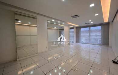 Imagem: O depósito possui 1 Vaga na garagem, 43m² de Área e está