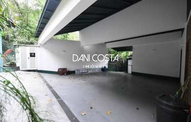 Imagem: A casa em condomínio possui 4 Dormitórios, 5 Banheiros, 3