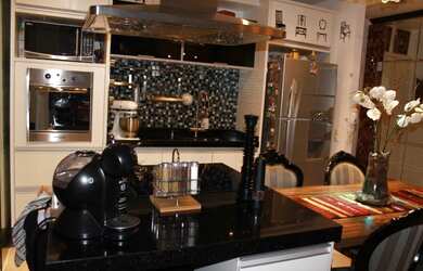 Imagem: O apartamento possui 2 Dormitórios, 1 Banheiro, 2 Vagas na