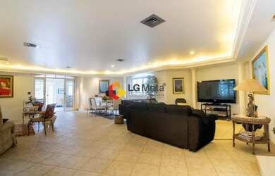 Imagem: A casa em condomínio possui 5 Dormitórios, 5 Banheiros, 5