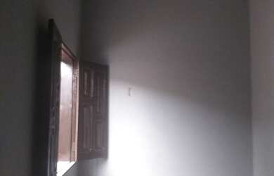 Imagem: A casa possui 1 Dormitório, 1 Banheiro e está localizado