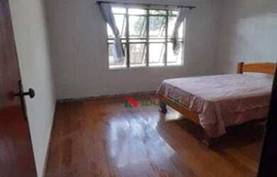 Imagem: A casa possui 3 Dormitórios, 2 Banheiros, 3 Vagas na garagem