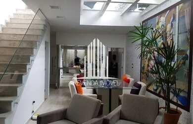 Imagem: A casa possui 2 Dormitórios, 3 Banheiros, 2 Vagas na garagem