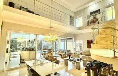 Imagem 6: Imóvel para aluguel possui 350 metros quadrados com 4 quartos