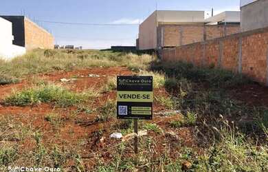 Imagem: O terreno à venda possui e está localizado em Vista Linda