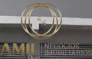 Imagem: O depósito possui 3 Vagas na garagem, 140m² de Área e está