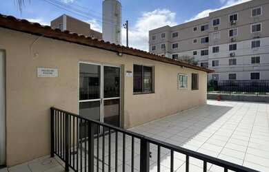 Imagem: O apartamento possui 2 Dormitórios, 1 Banheiro, 1 Vaga na garagem