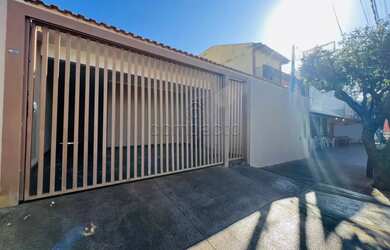 Imagem 2: Casa para locação e venda com 3 Quartos e Churrasqueira - Conjunto Habitacional São Deocle