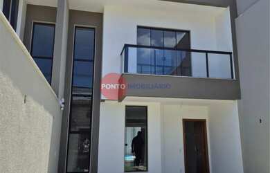 Imagem: A casa possui 3 Dormitórios, 3 Banheiros, 1 Vaga na garagem