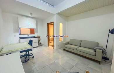 Imagem: O apartamento possui 1 Dormitório, 1 Banheiro, 46m² de Área