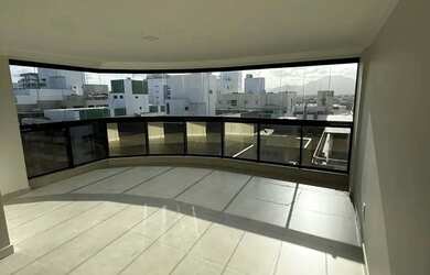 Imagem: O apartamento possui 3 Dormitórios, 1 Banheiro, 2 Vagas na