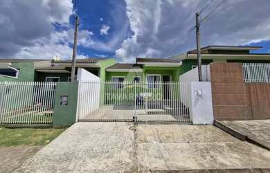 Imagem: A casa possui 3 Dormitórios, 1 Banheiro, 1 Vaga na garagem