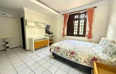 Imagem: A casa em condomínio possui 3 Dormitórios, 3 Banheiros, 4