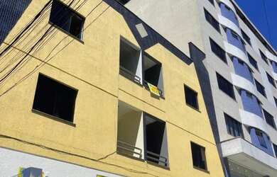 Imagem: O apartamento possui 1 Dormitório, 1 Banheiro e 1 Vaga na garagem