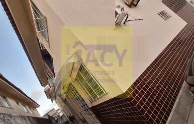 Imagem: O apartamento possui 3 Dormitórios, 1 Banheiro, 1 Vaga na garagem