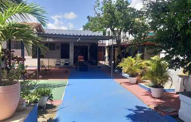 Imagem: A casa possui 1 Dormitório, Acomodam 4 pessoas, 5 Vagas na