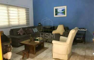 Imagem: A casa possui 3 Dormitórios, 5 Banheiros, 4 Vagas na garagem