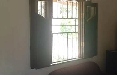 Imagem: A casa possui 3 Dormitórios, 2 Banheiros, 3 Vagas na garagem