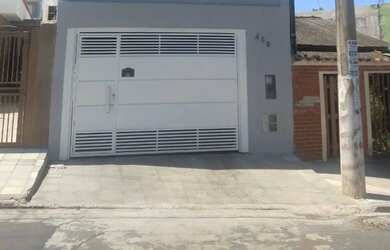 Imagem: A casa possui 2 Dormitórios, 1 Banheiro e está localizado