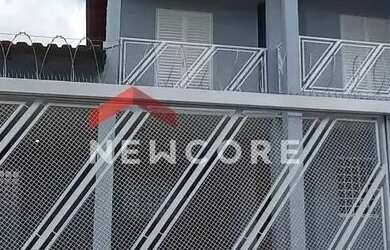 Imagem: A casa possui 3 Dormitórios, 4 Banheiros, 4 Vagas na garagem