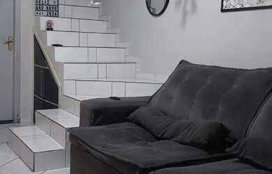 Imagem: A casa possui 3 Dormitórios, 3 Banheiros, 2 Vagas na garagem