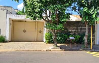 Imagem: Casa ampla com ótima localização - OPORTUNIDADE!