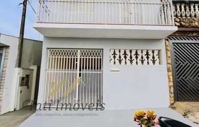 Imagem: A casa possui 3 Dormitórios, 2 Banheiros, 1 Vaga na garagem