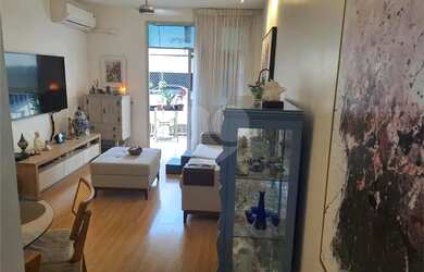 Imagem: O apartamento possui 2 Dormitórios, 2 Banheiros, 1 Vaga na