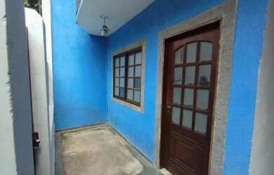 Imagem: A casa possui 3 Dormitórios, 3 Banheiros, 1 Vaga na garagem