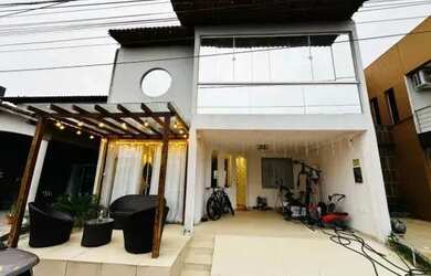 Imagem: O apartamento possui 4 Dormitórios, 5 Banheiros, 2 Vagas na