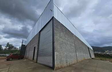 Imagem: O depósito possui 480m² de Área e está localizado em Laranjeiras