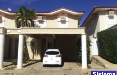 Imagem: A casa em condomínio possui 3 Dormitórios, 3 Banheiros, 2