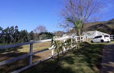 Imagem: O terreno possui 2.000m² de Área e está localizado em Cascatinha