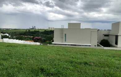 Imagem: O terreno possui 496m² de Área e está localizado em Nova