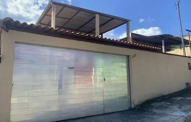 Imagem: A casa possui 2 Dormitórios, 2 Banheiros, 5 Vagas na garagem