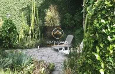 Imagem: A casa em condomínio possui 4 Dormitórios, 5 Banheiros, 2