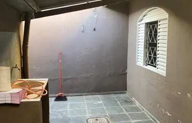 Imagem: A casa possui 1 Dormitório, 1 Banheiro e está localizado