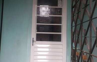 Imagem: A casa possui 2 Dormitórios, 1 Banheiro, 1 Vaga na garagem