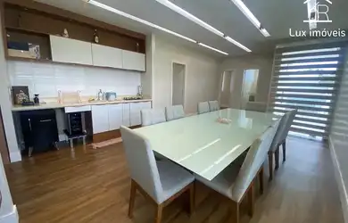 Imagem: A casa em condomínio possui 4 Dormitórios, 5 Banheiros, 4