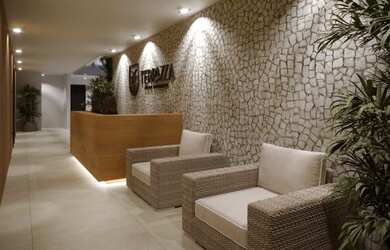 Imagem: O apartamento possui 1 Dormitório, 1 Banheiro, 1 Vaga na garagem