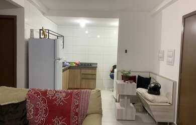 Imagem: O apartamento possui 2 Dormitórios, 1 Banheiro, 1 Vaga na garagem