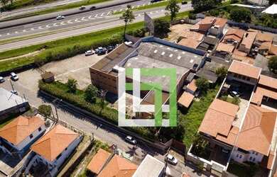 Imagem: O depósito possui 5 Vagas na garagem, 1.209m² de Área e