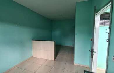 Imagem: A casa possui 1 Dormitório, 1 Banheiro e 1 Vaga na garagem