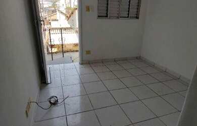 Imagem: A casa possui 1 Dormitório, 2 Banheiros, 1 Vaga na garagem