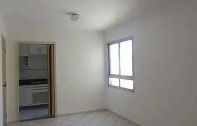 Imagem: O apartamento possui 2 Dormitórios, 1 Banheiro, 2 Vagas na