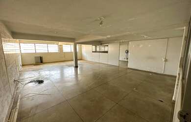 Imagem: O depósito possui 350m² de Área e está localizado em Boa